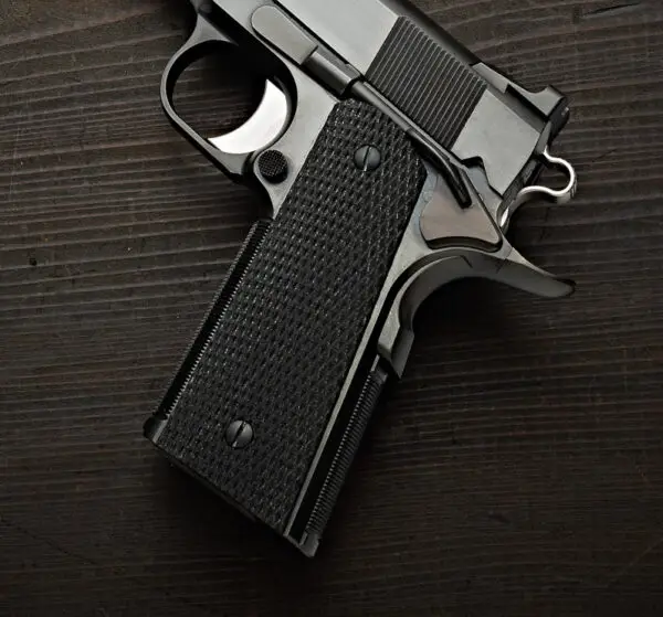 Standard G10 Checkered Grips